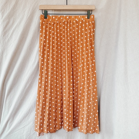 3/$20 Sale ✨ SHEIN CURVE orange & white polka dot pleated midi skirt 2XL - Picture 1 of 6